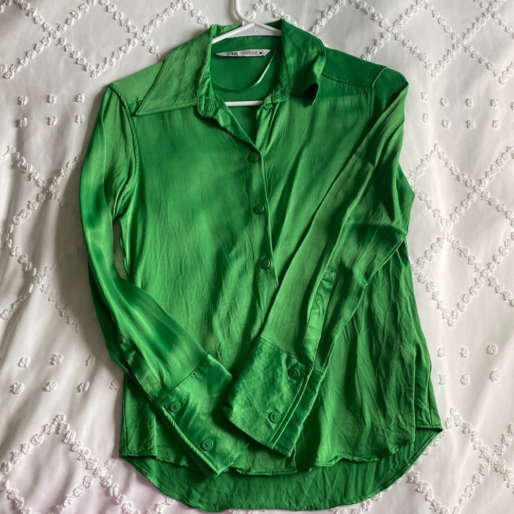 Zara blouse! Satin material size S! Never worn!